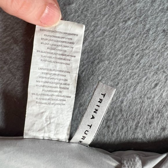 Trina Turk Swimsuit Womens 6 Blue Pink Off The Shoulder Royal Botanical Print - Picture 12 of 16